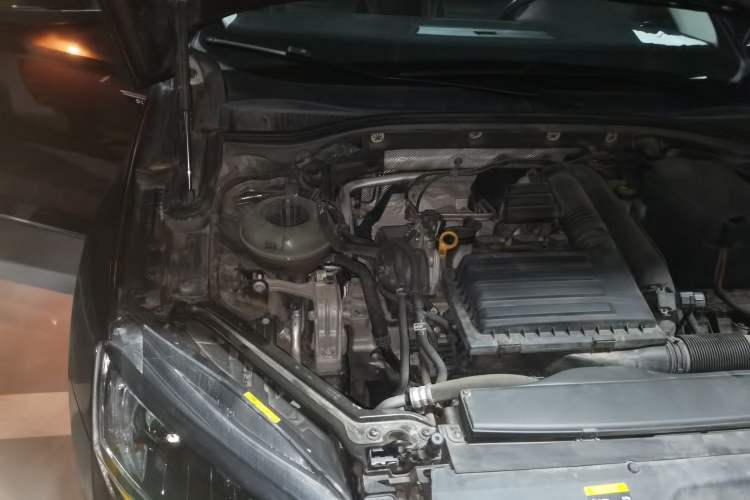 Used Skoda Superb 2016 TSI280 DSG Innovation Edition Engine Bay Right