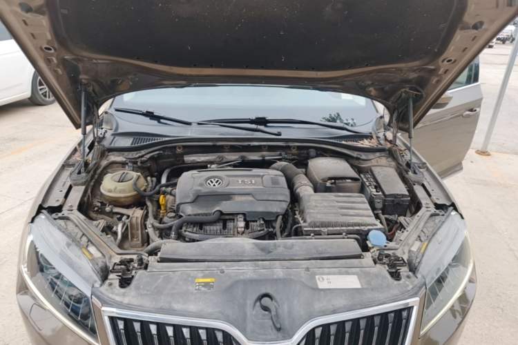 Used Skoda Superb 2016 TSI330 DSG Smart Drive Edition Engine Bay