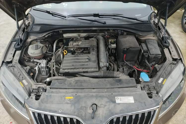 Used Skoda Superb 2016 TSI280 DSG Innovation Edition Engine Bay