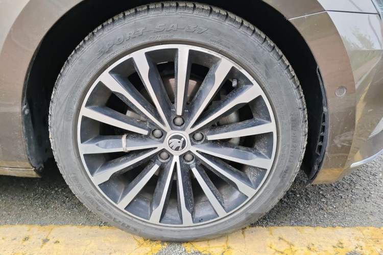 Used Skoda Superb 2016 TSI330 DSG Smart Drive Edition Exterior 1