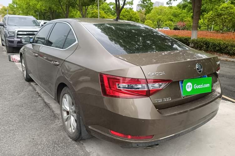 Used Skoda Superb 2016 TSI330 DSG Innovation Edition Exterior 2