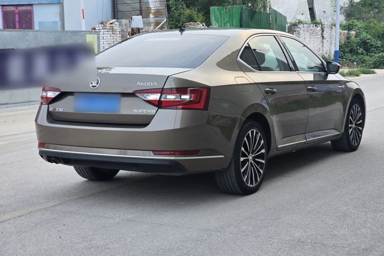 Used Skoda Superb 2016 TSI330 DSG Innovation Edition Exterior 4