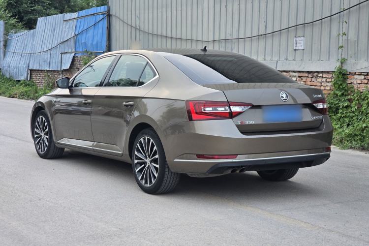 Used Skoda Superb 2016 TSI330 DSG Innovation Edition Exterior 5