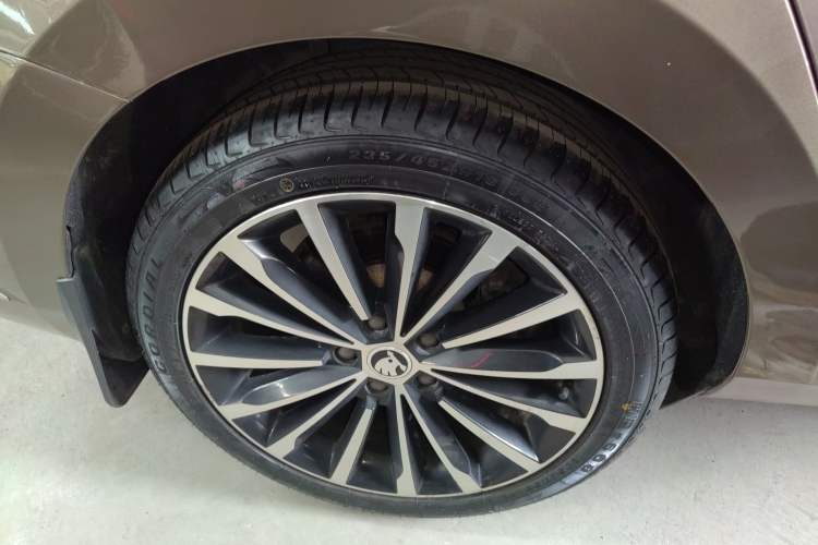 Used Skoda Superb 2016 TSI330 DSG Smart Drive Edition Exterior 5