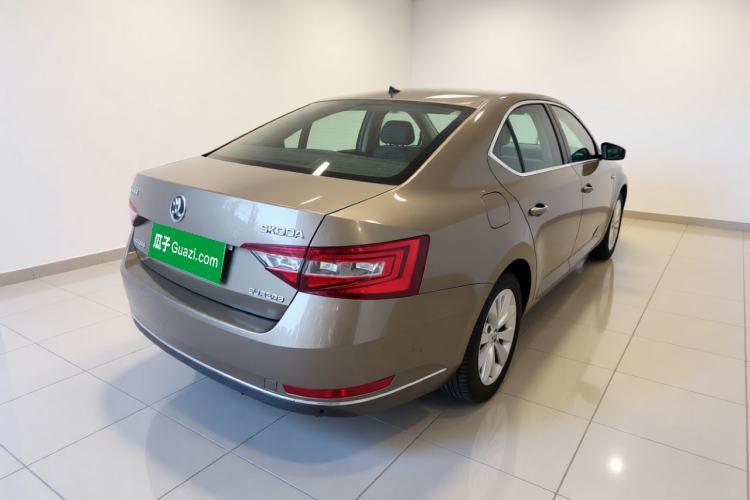 Used Skoda Superb 2016 TSI280 DSG Innovation Edition Exterior 5