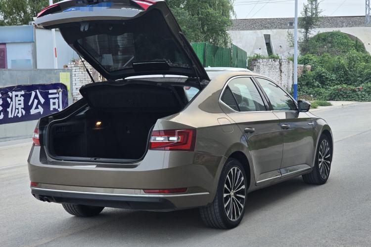 Used Skoda Superb 2016 TSI330 DSG Innovation Edition Exterior 6