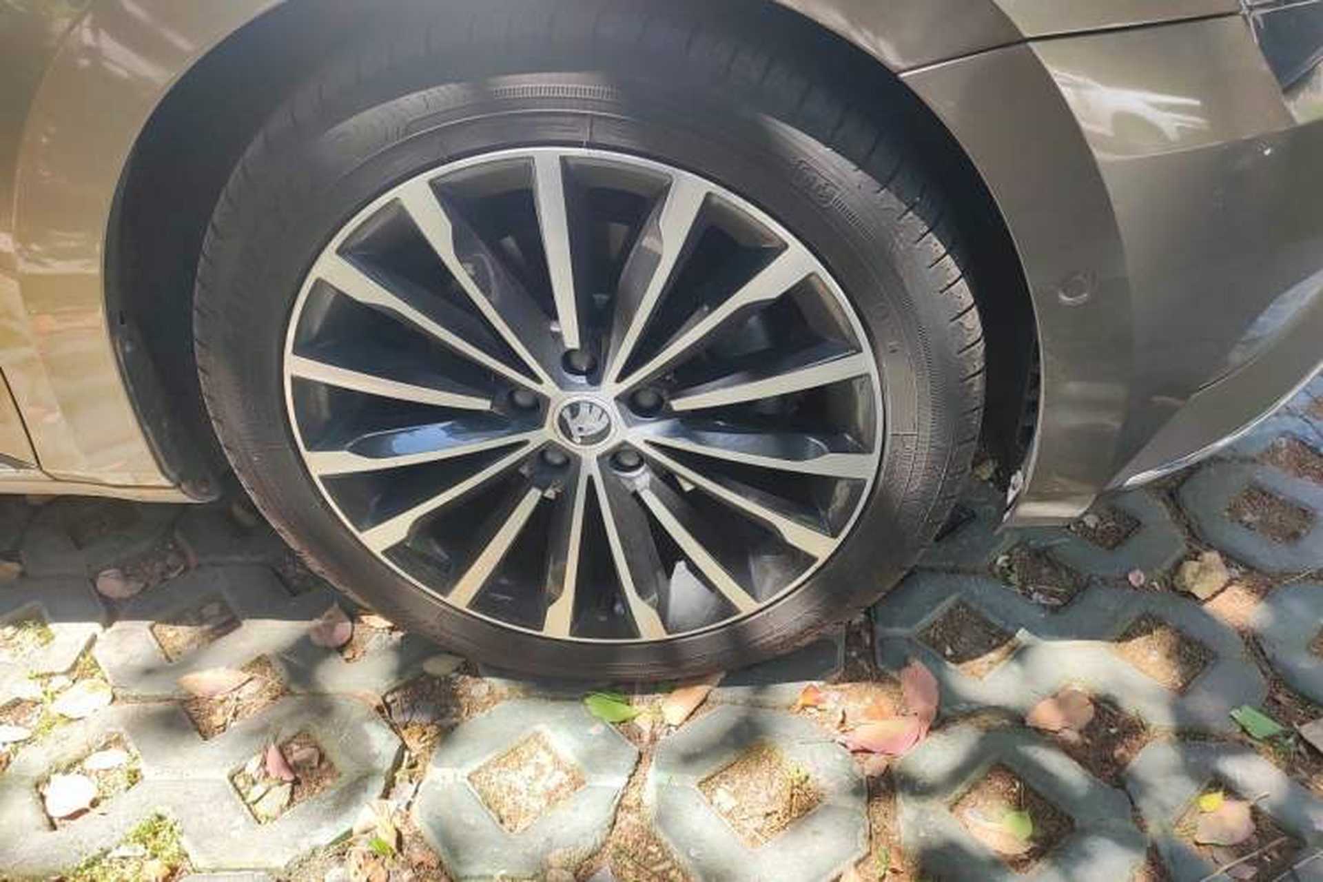 Used Skoda Superb 2016 TSI330 DSG Smart Drive Edition Exterior 7