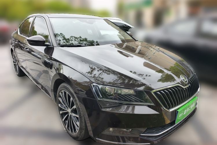Used Skoda Superb 2016 TSI330 DSG Smart Drive Edition Front Right 45 Deg