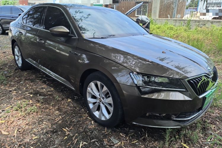 Used Skoda Superb 2016 TSI280 DSG Innovation Edition Front Right 45 Deg