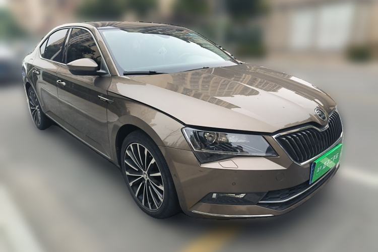 Used Skoda Superb 2016 TSI330 DSG Smart Drive Edition Front Right 45 Deg
