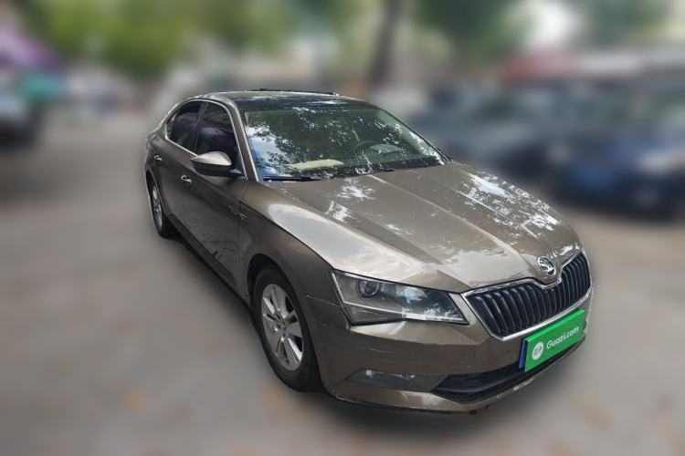 Used Skoda Superb 2016 TSI280 DSG Advanced Edition Front Right 45 Deg