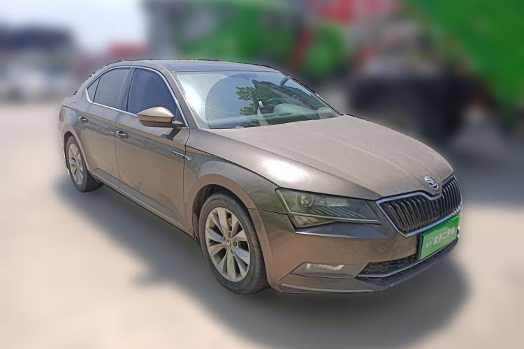 Used Skoda Superb 2016 TSI330 DSG Innovation Edition Front Right 45 Deg