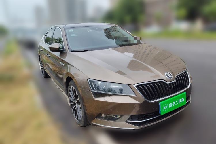 Used Skoda Superb 2016 TSI330 DSG Smart Drive Edition Front Right 45 Deg