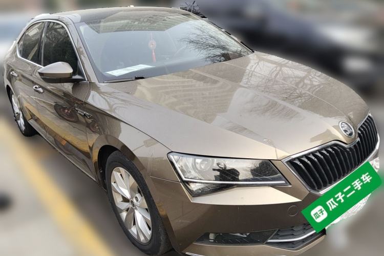 Used Skoda Superb 2016 TSI280 DSG Innovation Edition Front Right 45 Deg