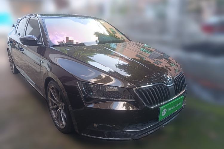 Used Skoda Superb 2016 TSI330 DSG Smart Drive Edition Front Right 45 Deg