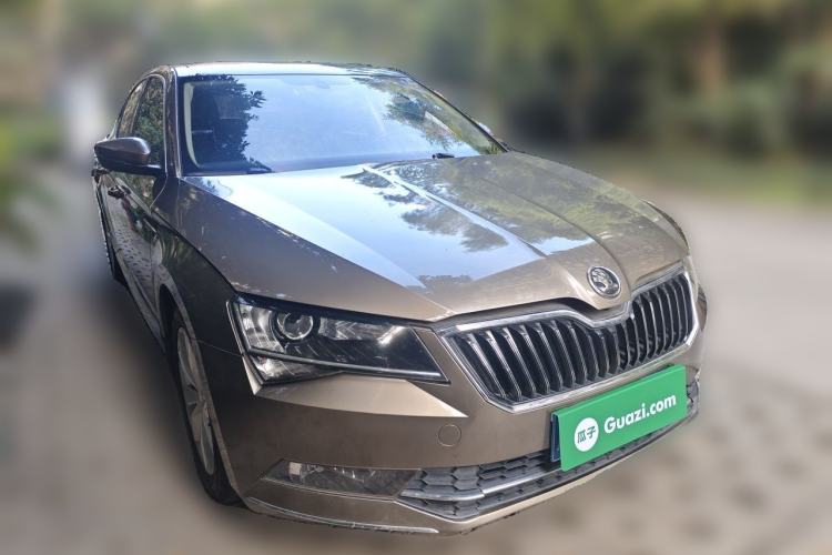 Used Skoda Superb 2016 TSI280 DSG Innovation Edition Front Right 45 Deg