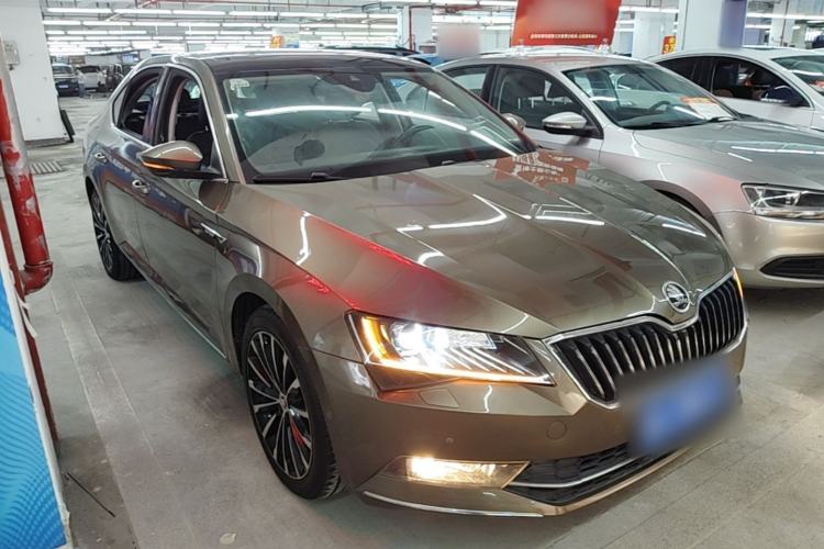 Used Skoda Superb 2016 TSI330 DSG Smart Drive Edition Front Right 45 Deg