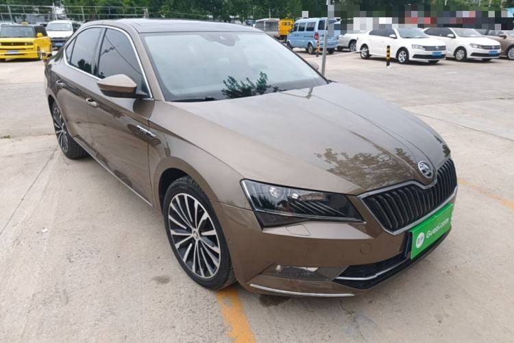 Used Skoda Superb 2016 TSI330 DSG Smart Drive Edition Front Right 45 Deg