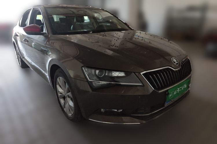 Used Skoda Superb 2016 TSI330 DSG Innovation Edition Front Right 45 Deg