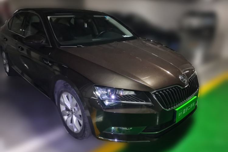 Used Skoda Superb 2016 TSI280 DSG Innovation Edition Front Right 45 Deg