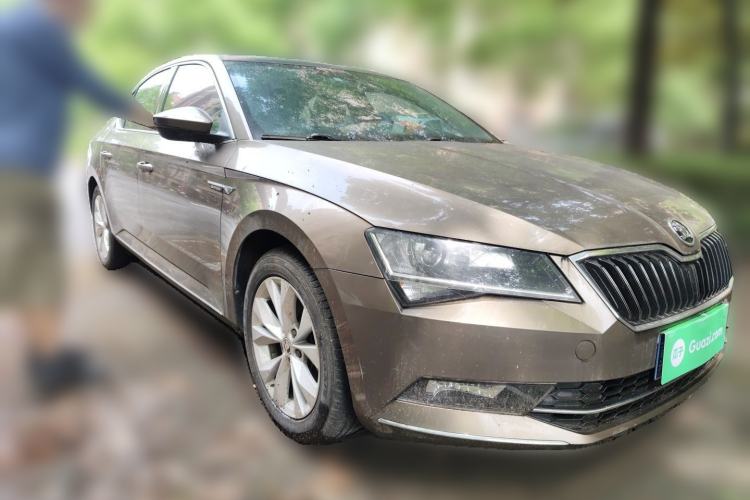 Used Skoda Superb 2016 TSI330 DSG Innovation Edition Front Right 45 Deg