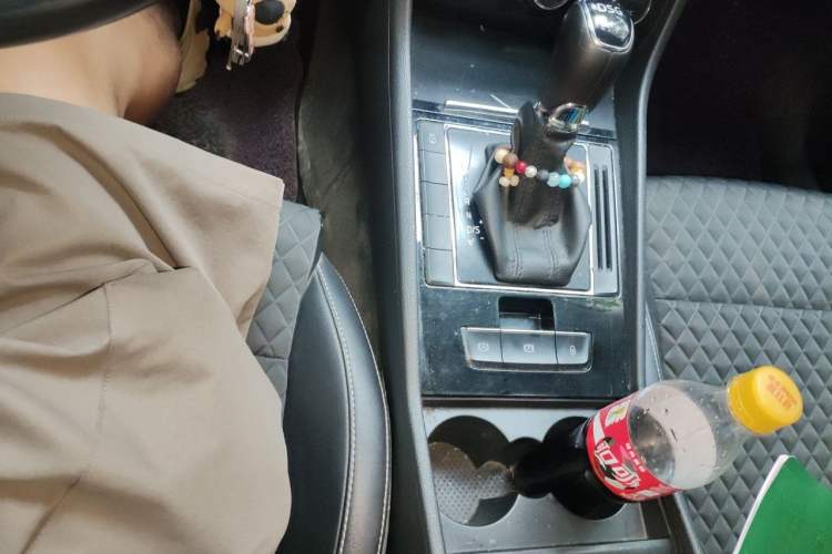 Used Skoda Superb 2016 TSI280 DSG Innovation Edition Gear Lever