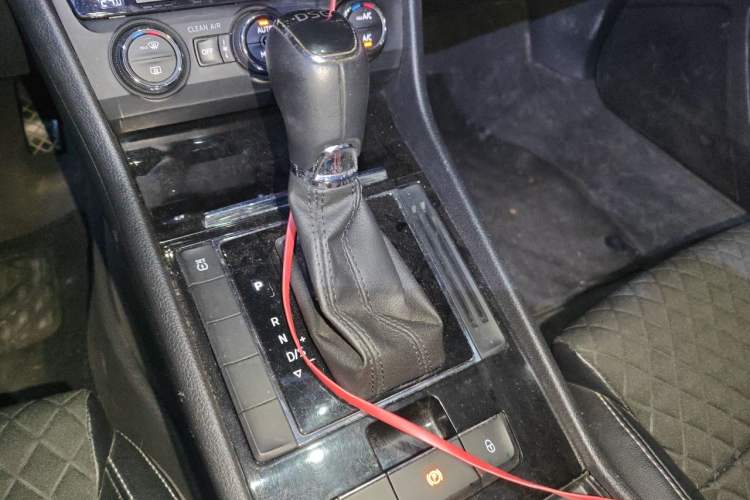 Used Skoda Superb 2016 TSI280 DSG Innovation Edition Gear Lever