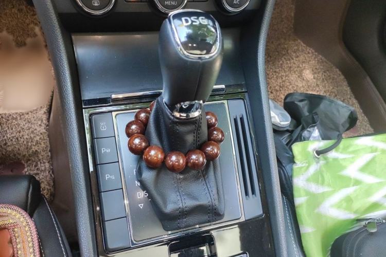 Used Skoda Superb 2016 TSI330 DSG Smart Drive Edition Gear Lever