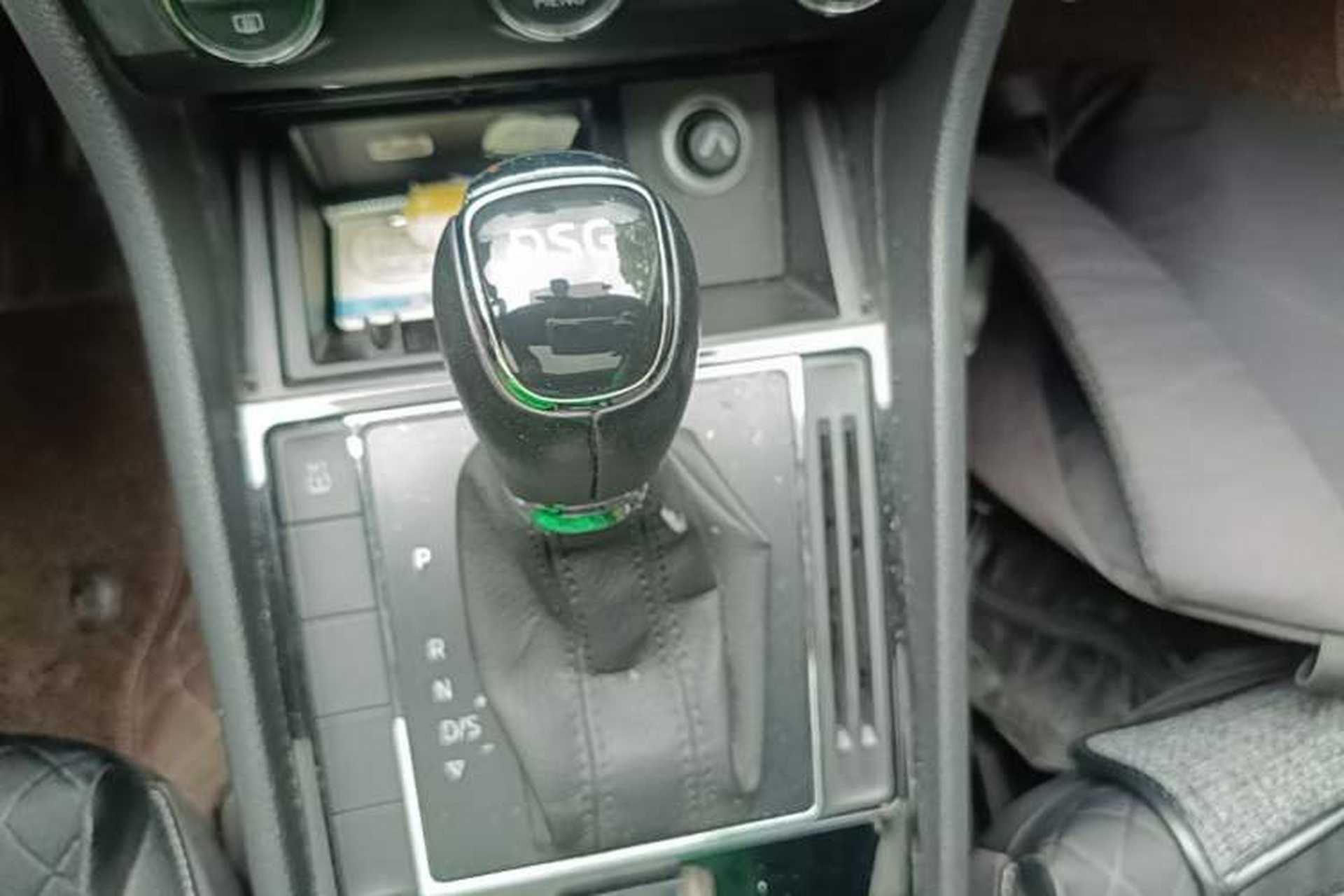 Used Skoda Superb 2016 TSI330 DSG Innovation Edition Gear Lever