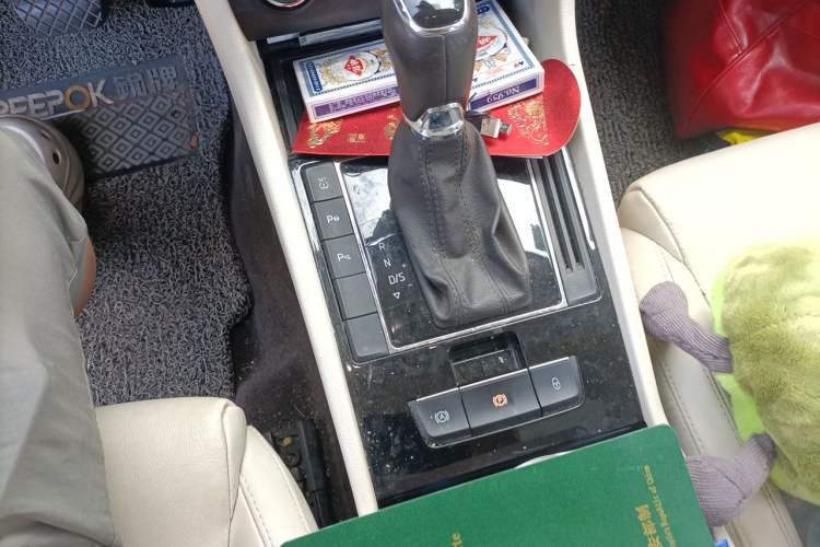 Used Skoda Superb 2016 TSI330 DSG Smart Drive Edition Gear Lever