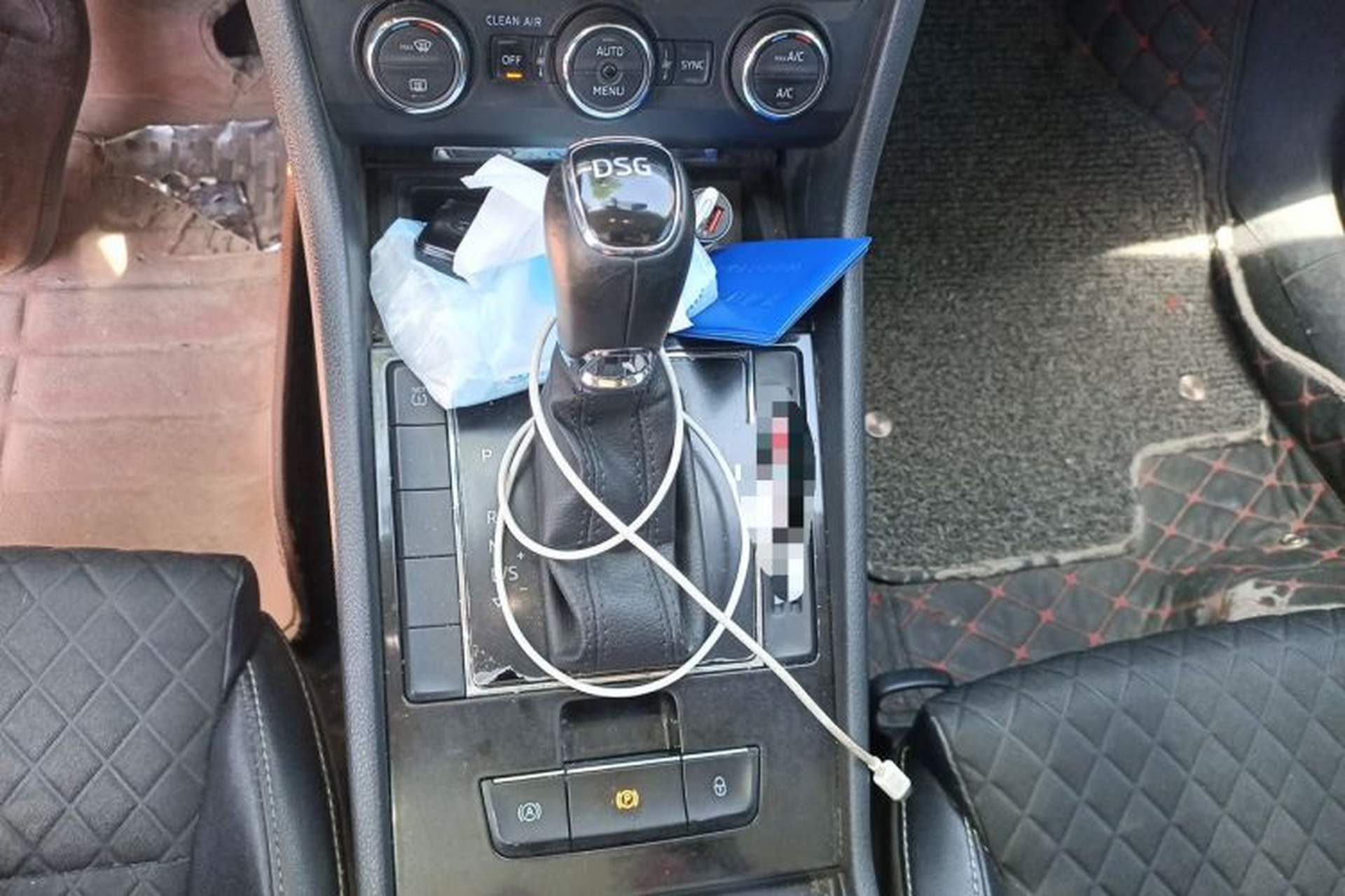 Used Skoda Superb 2016 TSI330 DSG Innovation Edition Gear Lever
