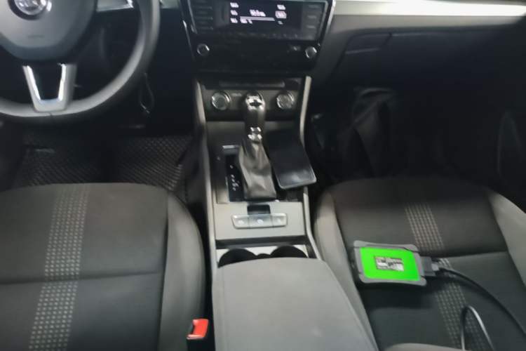 Used Skoda Superb 2016 TSI280 DSG Advanced Edition Gear Lever