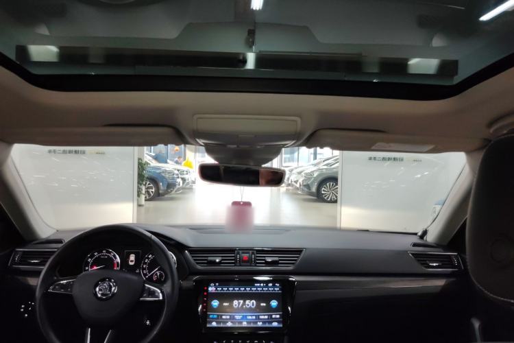 Used Skoda Superb 2016 TSI330 DSG Smart Drive Edition Headliner