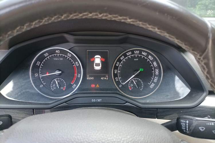 Used Skoda Superb 2016 TSI330 DSG Smart Drive Edition Instrument Cluster