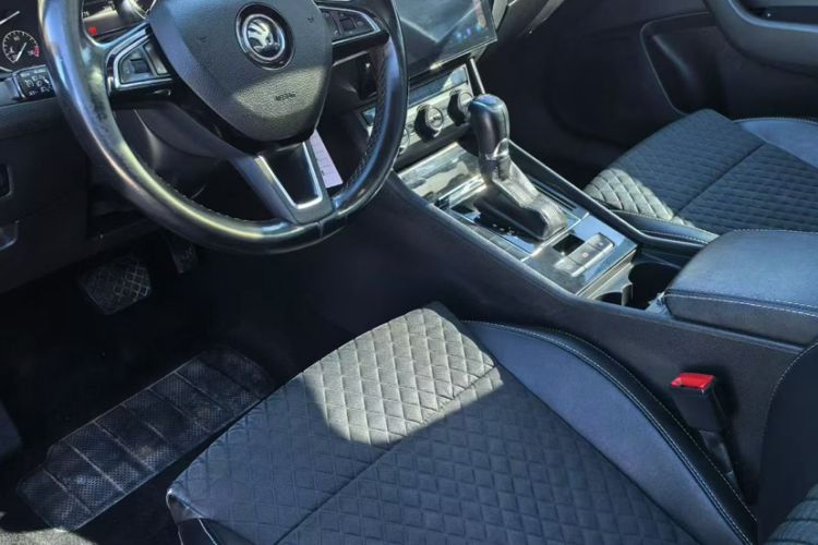 Used Skoda Superb 2016 TSI280 DSG Innovation Edition Interior 1