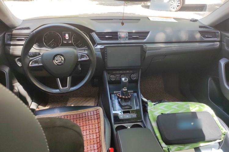 Used Skoda Superb 2016 TSI330 DSG Smart Drive Edition Interior 2