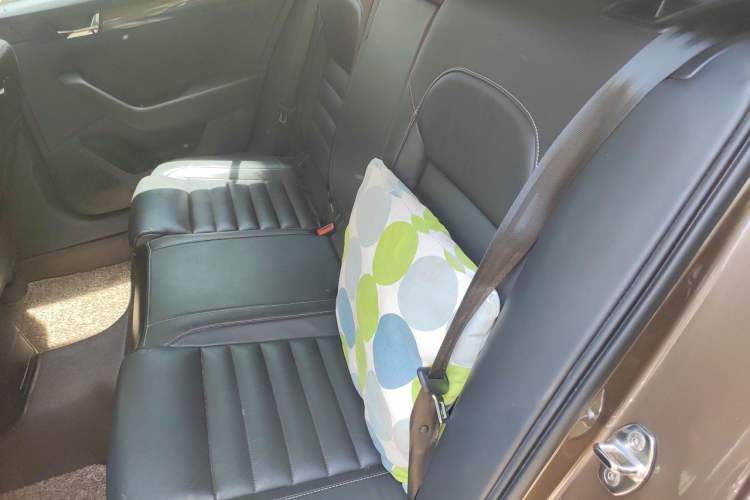 Used Skoda Superb 2016 TSI330 DSG Smart Drive Edition Interior 4