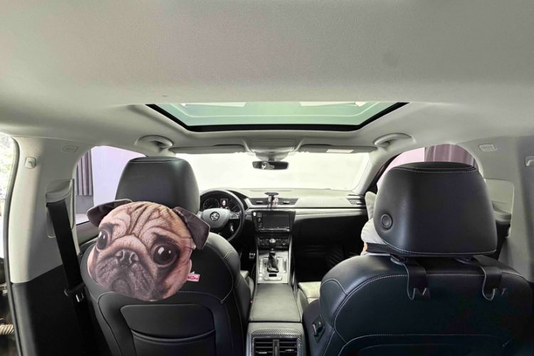 Used Skoda Superb 2016 TSI330 DSG Smart Drive Edition Interior 9