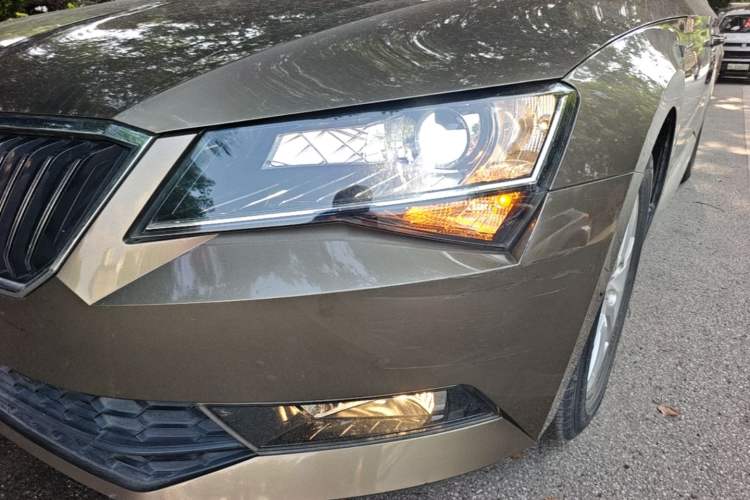 Used Skoda Superb 2016 TSI280 DSG Advanced Edition Left Front Headlight