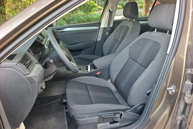 Used Skoda Superb 2016 TSI280 DSG Advanced Edition Left Front Seat