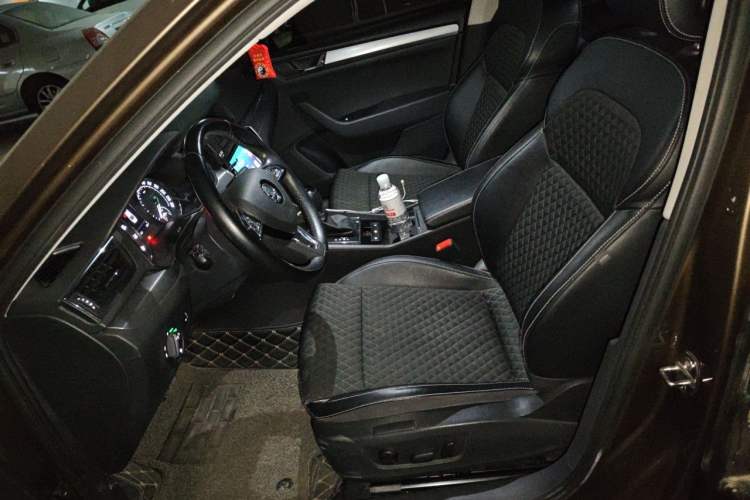 Used Skoda Superb 2016 TSI330 DSG Innovation Edition Left Front Seat
