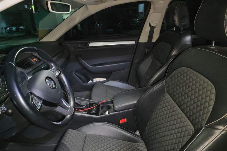 Used Skoda Superb 2016 TSI280 DSG Innovation Edition Left Front Seat