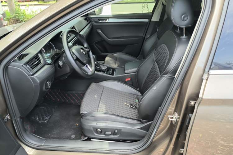 Used Skoda Superb 2016 TSI280 DSG Innovation Edition Left Front Seat