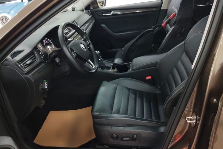 Used Skoda Superb 2016 TSI330 DSG Smart Drive Edition Left Front Seat