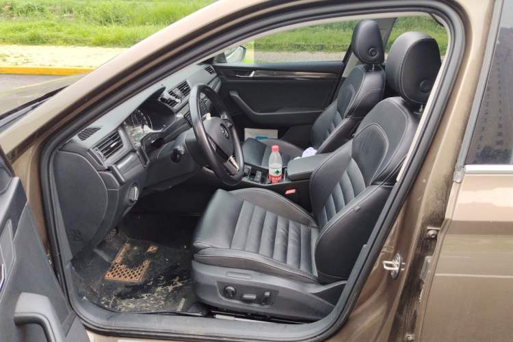 Used Skoda Superb 2016 TSI330 DSG Smart Drive Edition Left Front Seat