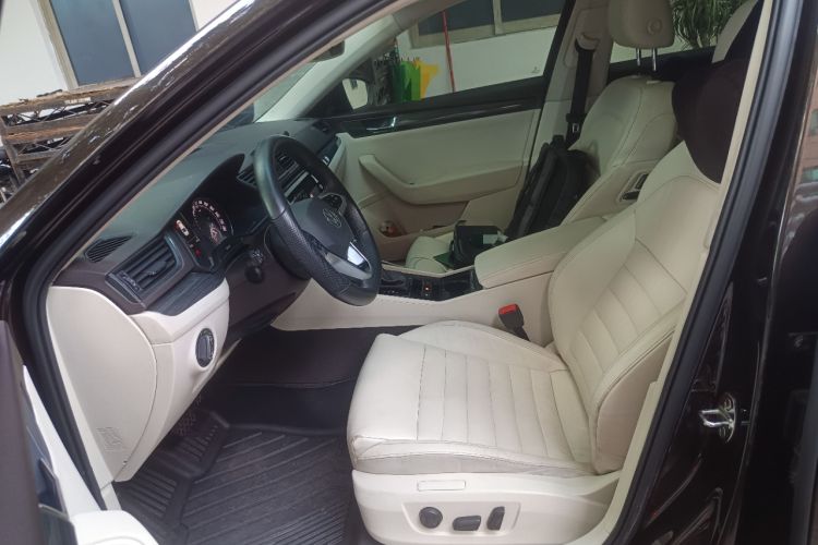 Used Skoda Superb 2016 TSI330 DSG Smart Drive Edition Left Front Seat