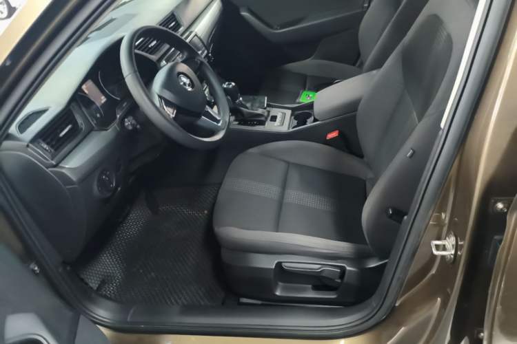 Used Skoda Superb 2016 TSI280 DSG Advanced Edition Left Front Seat