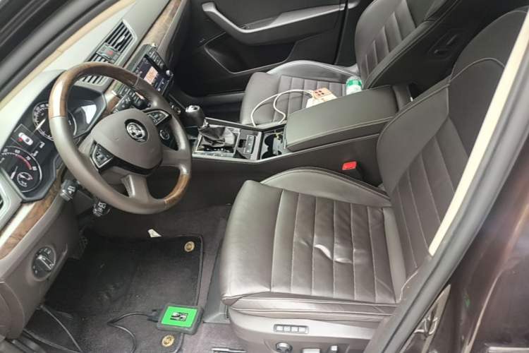 Used Skoda Superb 2016 Facelifted TSI380 DSG Flagship Edition Left Front Seat