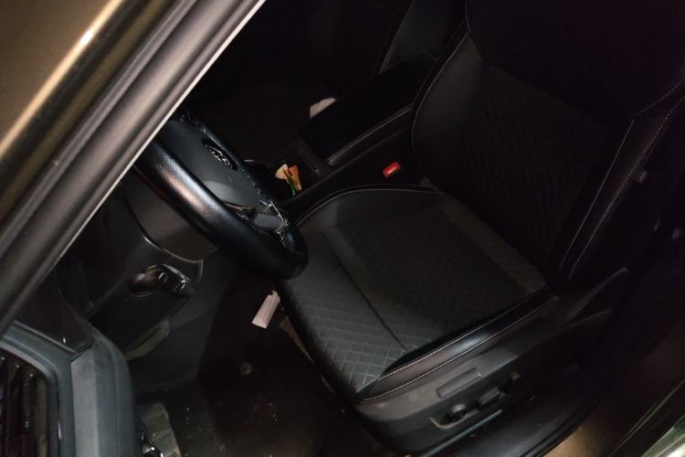 Used Skoda Superb 2016 TSI330 DSG Innovation Edition Left Front Seat