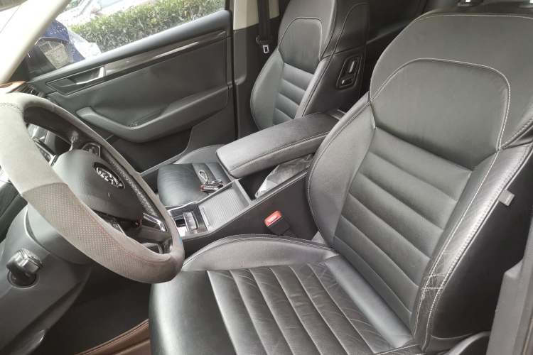 Used Skoda Superb 2016 TSI330 DSG Smart Drive Edition Left Front Seat